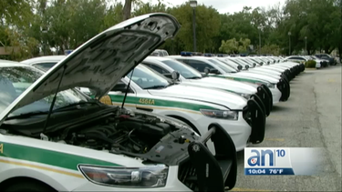 mas de 200 autos patrulleros del condado miami dade danados tras poner petroleo en vez de gasolina