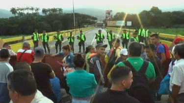 exodo de venezolanos tambien toma  fuerza en la frontera con brasil