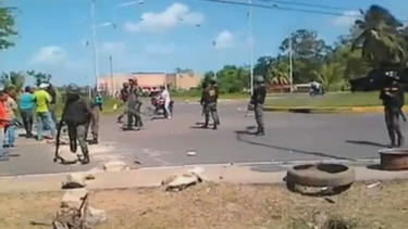 violenta protesta en venezuela por  falta de comida deja varios muertos y heridos