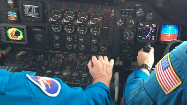 los pilotos de la noaa que debieron atravesar el ojo del huracan matthew