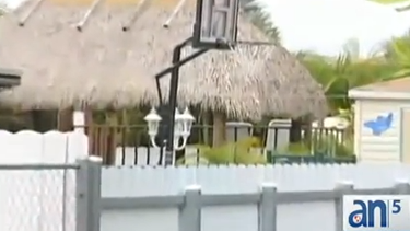 americateve | La empleada de una guardería, acusada del homicidio con agravantes de un niño de tres años, se declaró inocente de los cargos que se le imputan, por lo que ira a juicio. La policía dice que Zobeida González dejo sin vigilancia a Jonathan Feliciano por cas