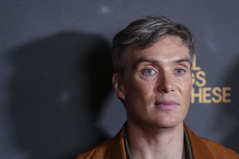 Cillian Murphy posa a su llegada al estreno de la película Small Things Like These el jueves 24 de octubre de 2024 en Londres. (Foto Scott A Garfitt/Invision/AP)
