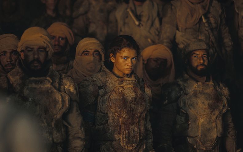 En esta imagen proporcionada por Warner Bros. Pictures, Zendaya en una escena de Dune: Part Two. (Warner Bros. Pictures vía AP)