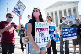 corte suprema anula roe vs wade: los estados tendran la ultima palabra sobre las leyes de aborto