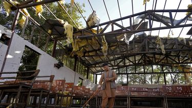 Número de muertos en explosión de escuela en Kabul sube a 52