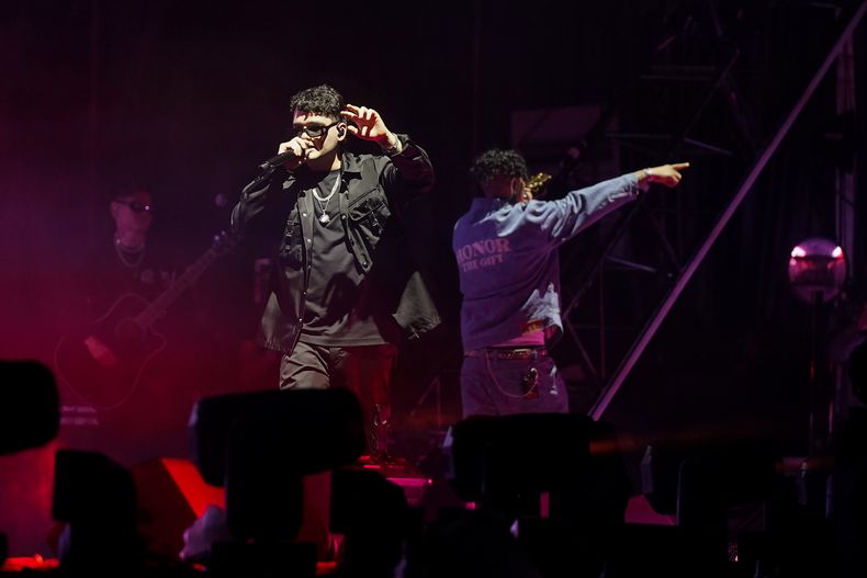 El cantante mexicano Jasiel Nuñez durante su concierto en el festival Arre en la Ciudad de México el domingo 8 de septiembre de 2024. (Foto AP/Felix Marquez)