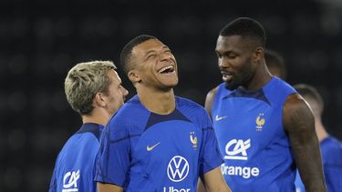 Inglaterra quiere frenar la fuerza irresistible de Mbappé