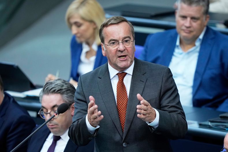 El ministro de defensa alemán Boris Pistorius en el parlamento alemán en Berlín el 10 de septiembre del 2025. (AP foto/Ebrahim Noroozi)