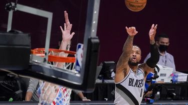 Lillard y Blazers vencen a Nets; siguen invictos en gira