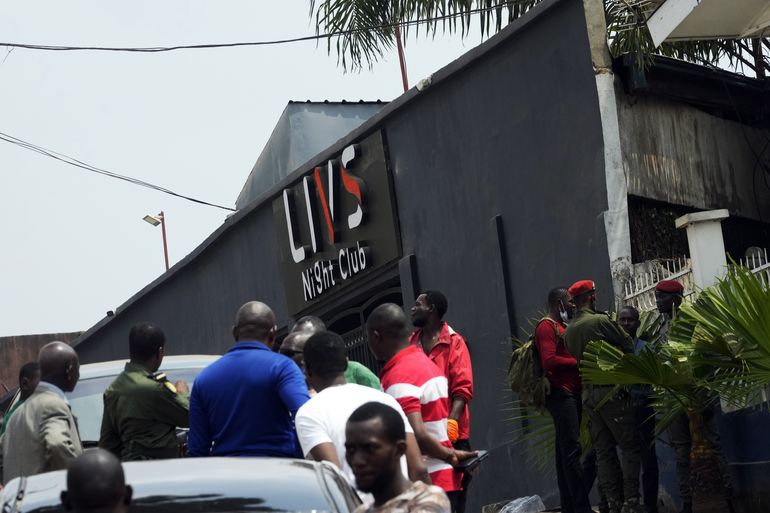16 muertos en incendio en club nocturno de Camerún