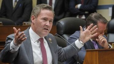 Trump nomina al congresista Mike Waltz como nuevo embajador de EE.UU. ante la ONU