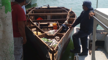 pescador mexicano rescata grupo de balseros cubano que estuvieron mas de dos semanas a la deriva