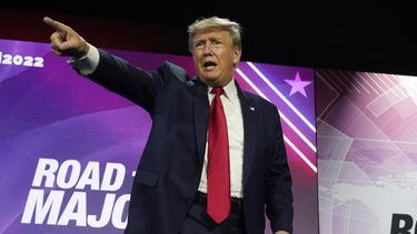 trump critica a comision e insinua candidatura para 2024