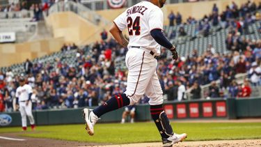 Sánchez pega grand slam y Mellizos superan 10-4 a Marineros