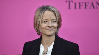 Jodie Foster llega a la gala MOCA en el Museo de Arte Contemporáneo el 15 de abril de 2023, en Los Ángeles. Foster recibirá el Premio a la Excelencia Artística en la 21ª edición del Festival Internacional de Cine de Morelia (FICM) que se llevará a cabo del 20 al 29 de octubre en Morelia, Michoacán. (Foto Richard Shotwell/Invision/AP, archivo)