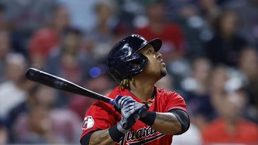 Con 6 carreras en la 8va, Guardianes superan 8-4 a Tigres