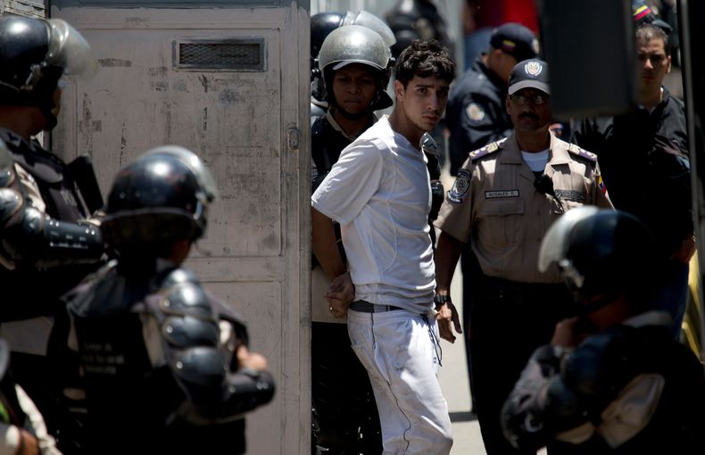 AMS-GEN_VENEZUELA-CARCEL_MOTIN-3.jpg