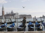 venecia impone reservaciones y tarifas a turistas fugaces