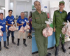 El Gobierno cubano premia con paquetes de pollo a bomberos que sofocaron el incendio en Matanzas