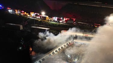grecia: choque de trenes deja al menos 60 heridos