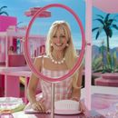 ARCHIVO - Margot Robbie en una escena de Barbie en una imagen proporcionada por Warner Bros. Pictures. (Warner Bros. Pictures via AP, Archivo)