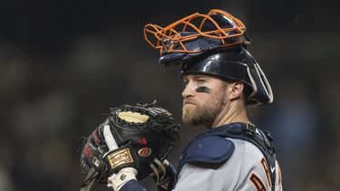 Barnhart firma por dos años con Cachorros de Chicago