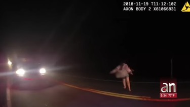 mujer de florida deja caer a un bebe de cabeza en el suelo  mientras huye de la policia
