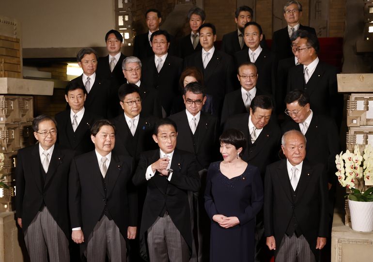 Japón: Primer ministro reorganiza gabinete tras perder apoyo