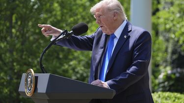 El presidente Donald Trump durante un evento por el Día Nacional de la Oración, en la Rosaleda de la Casa Blanca, el jueves 1 de mayo de 2025, en Washington. (AP Foto/Evan Vucci)