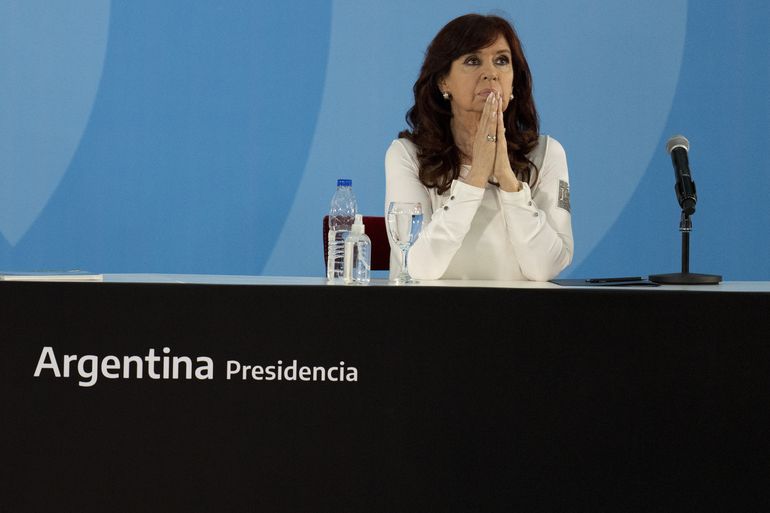Nuevo fallo favorece a CFK; sobreseída por lavado de dinero