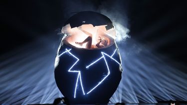 Windows95man de Finlandia interpreta la canción No Rules! Durante el ensayo general de la primera semifinal del Festival de la Canción de Eurovisión en Malmo, Suecia, el lunes 6 de mayo de 2024. (Foto AP/Martin Meissner)
