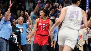Allisha Gray del Dream de Atlanta reacciona durante el juego 6 de las Finales de la WNBA ante las Valkyries de Golden State el jueves 29 de octubre del 2026. (AP Foto/Brynn Anderson)