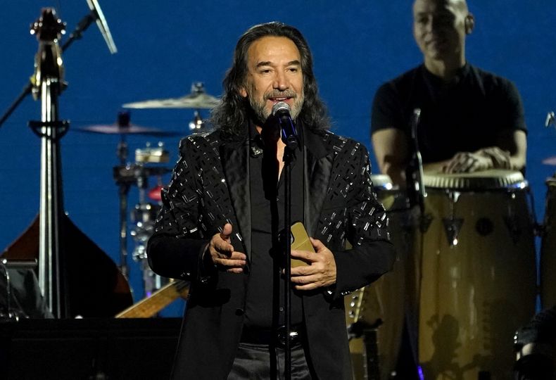 ESP-MUS LATIN GRAMMY-PERSONA DEL AÑO