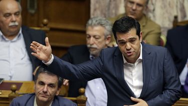 premier griego reestructura su gabinete tras rebelion