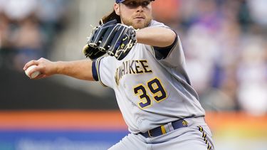 Burnes y Adames guían a Cerveceros, que apalean a Mets