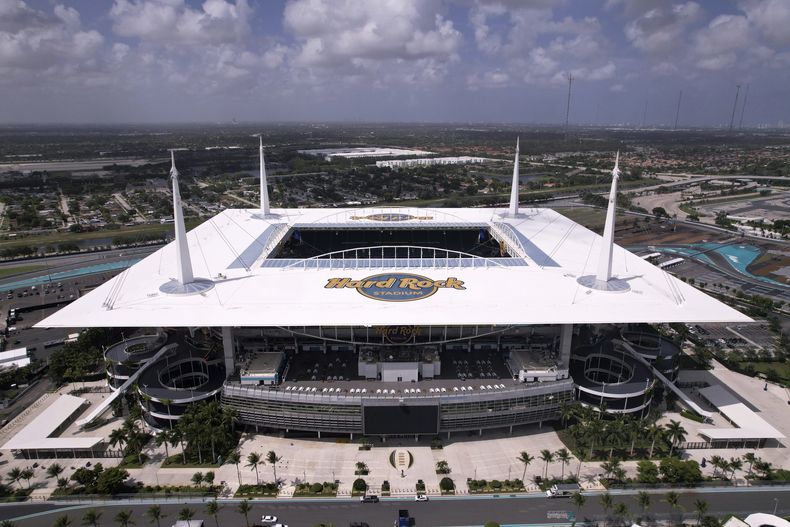La imagen muestra el Hard Rock Stadium el jueves 12 de junio de 2025, dos días antes de la inauguración del Mundial de Clubes, en Miami Gardens, Florida (AP Foto/Rebecca Blackwell)