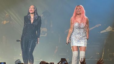 karol g aparecio de sorpresa en el concierto de alicia keys en colombia