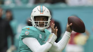 Entrenador: Tua sufrió conmoción en partido ante Packers