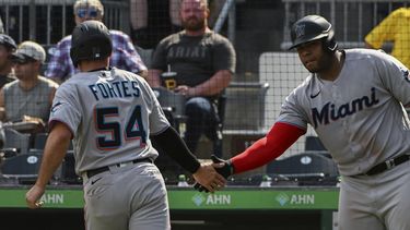 Alcántara poncha a 10 y Marlins derrotan 6-5 a Piratas