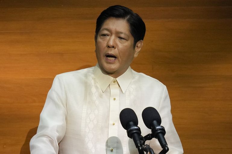 Filipinas: Presidente amenaza con despedir a funcionarios