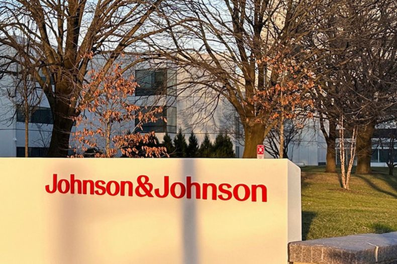La sede de Johnson & Johnson en New Brunswick, Nueva Jersey, el 8 de febrero del 2024. (AP foto/Ted Shaffrey)