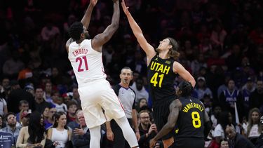 Embiid luce dominante con 59 puntos y 76ers ganan al Jazz