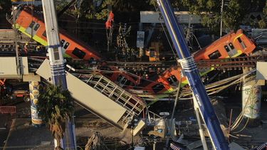 tragedia en mexico, al colapsar puente del metro