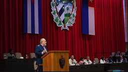 cuba anuncia la dolarizacion parcial de la economia