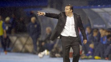 americateve | En esta foto del 11 de octubre del 2013 se ve al t&eacute;cnico de B&eacute;lgica, marc Wilmots, durante un partido de clasificaci&oacute;n mundialista contra Croacia en Zagreb. La Federaci&oacute;n Belga de F&uacute;tbol extendi&oacute; el contrato del t