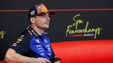 El neerlandés Max Verstappen habla en conferencia de prensa antes del Gran Premio de Bélgica el jueves 16 de julio del 2026. (AP Foto/Geert Vanden Wijngaert)