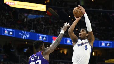 Wizards superan a Suns en duelo de equipos diezmados