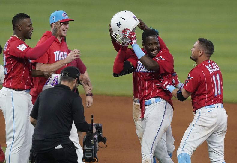 DEP-BEI GIGANTES-MARLINS