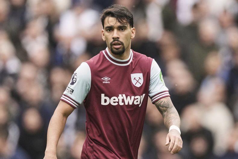 ARCHIVO - Lucas Paquetá de West Ham durante el partido contra Tottenham en la Liga Premier, el 19 de octubre de 2024. (AP Foto/Dave Shopland)