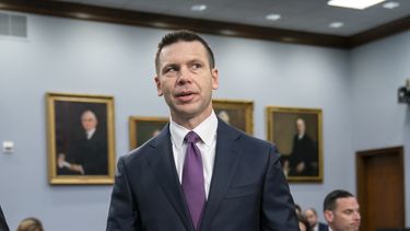 Trump pide 4.500 millones de dólares más por crisis migrante